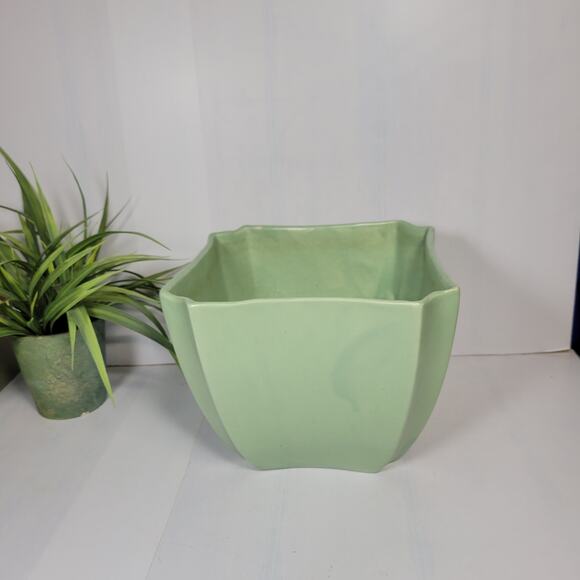 Vintage Haeger Pottery Planter Large, Mint Green Chip - Picture 1 of 7